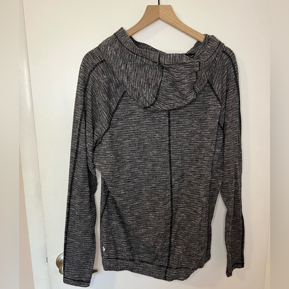 Old school knit lululemon pullover with thumbholes and hood, size 10 - Picture 3 of 5